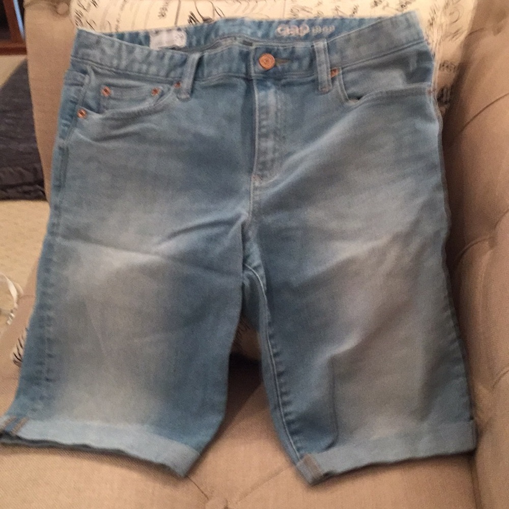 Skinny Bermuda Gap Shorts
